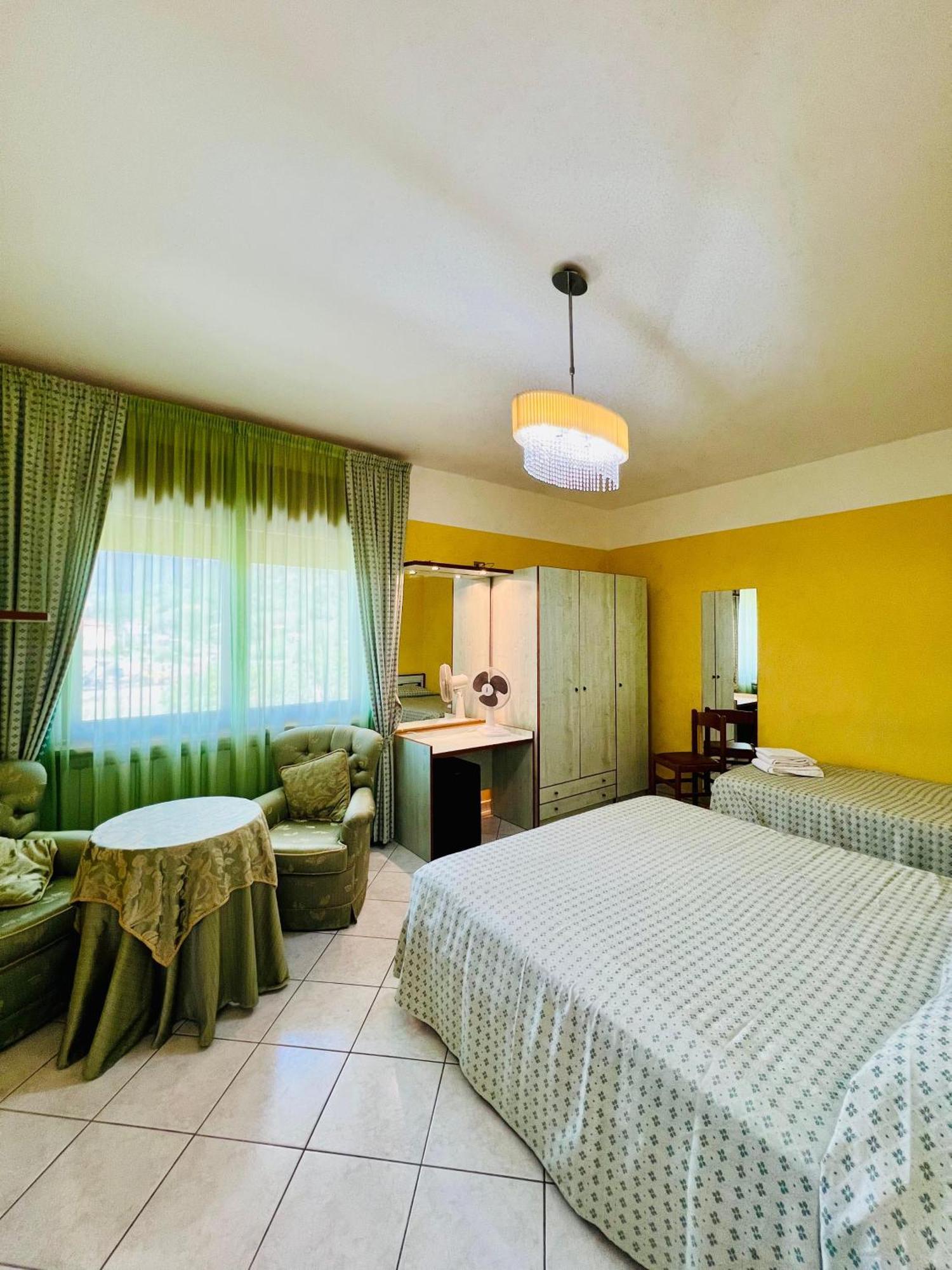 Hotel Paradiso Celano Kültér fotó