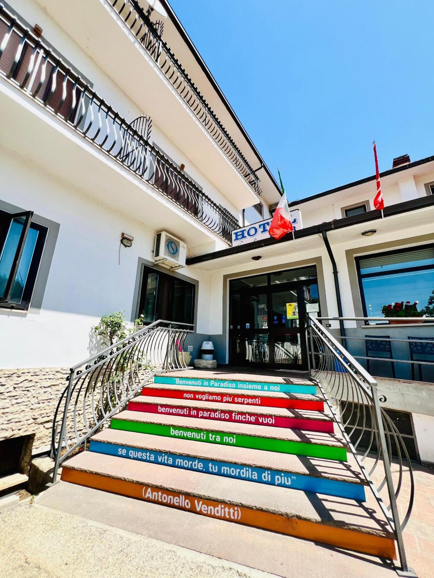 Hotel Paradiso Celano Kültér fotó
