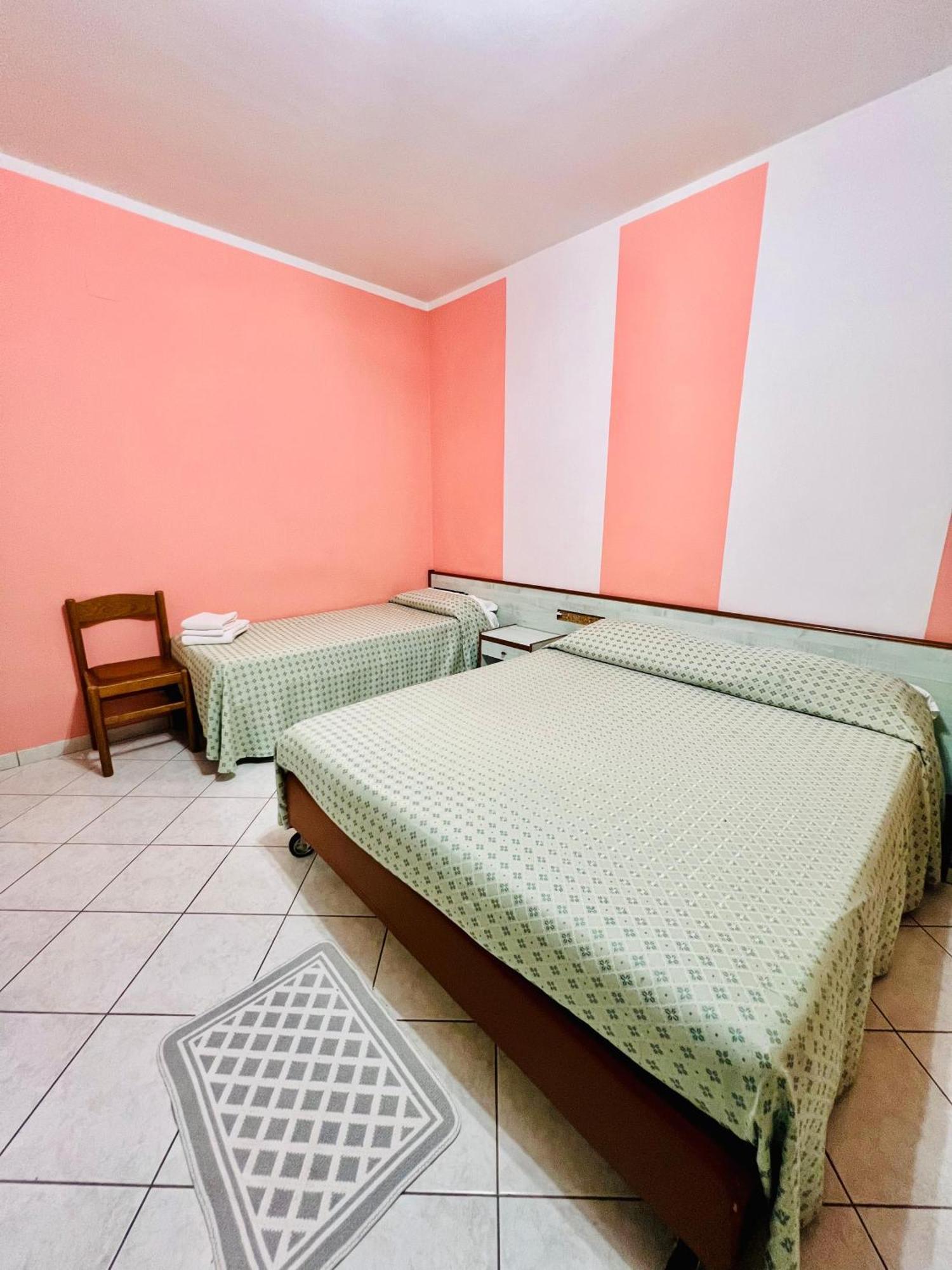 Hotel Paradiso Celano Kültér fotó